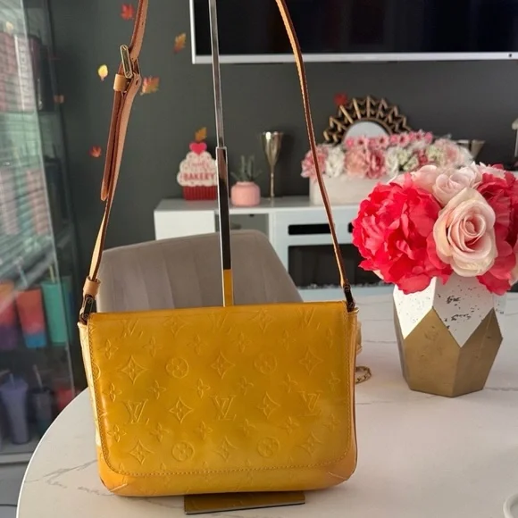 Louis Vuitton yellow Monogram Shoulder Bag - Picture 2 of 7